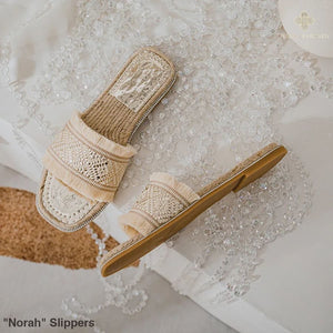 ’Norah’ Slippers - Beige / 40 - Sandals